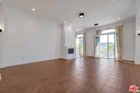 $1,300,000 | 1610 Camden Avenue, Unit 401, Los Angeles, CA 90025