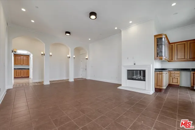 $1,300,000 | 1610 Camden Avenue, Unit 401, Los Angeles, CA 90025