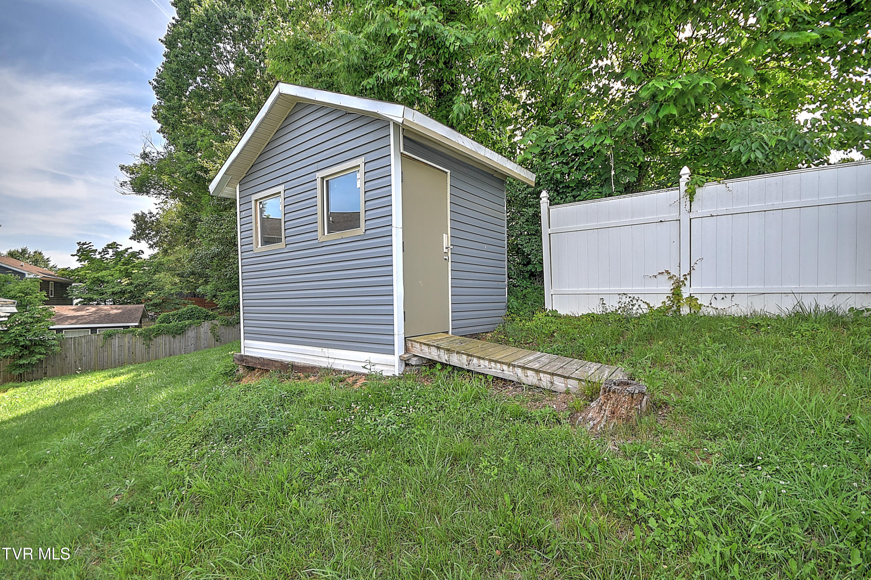 107 Springview Drive Gray, TN 37615 - Photo 39 of 44 39499C11-A1BA-4FD0-A5BE-8D1D9CE59619