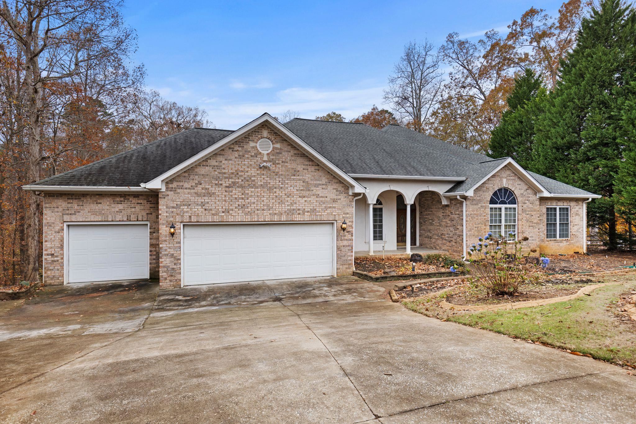 626 Old Iron Works Road Spartanburg, SC 29302 - Photo 1 of 35 Gallery Image 1