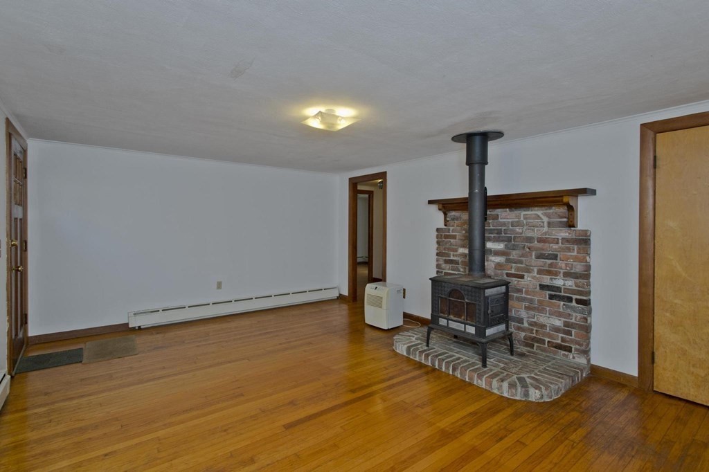 25 Shutesbury Road Pelham, MA 01002 - Photo 12 of 35 Gallery Image 12