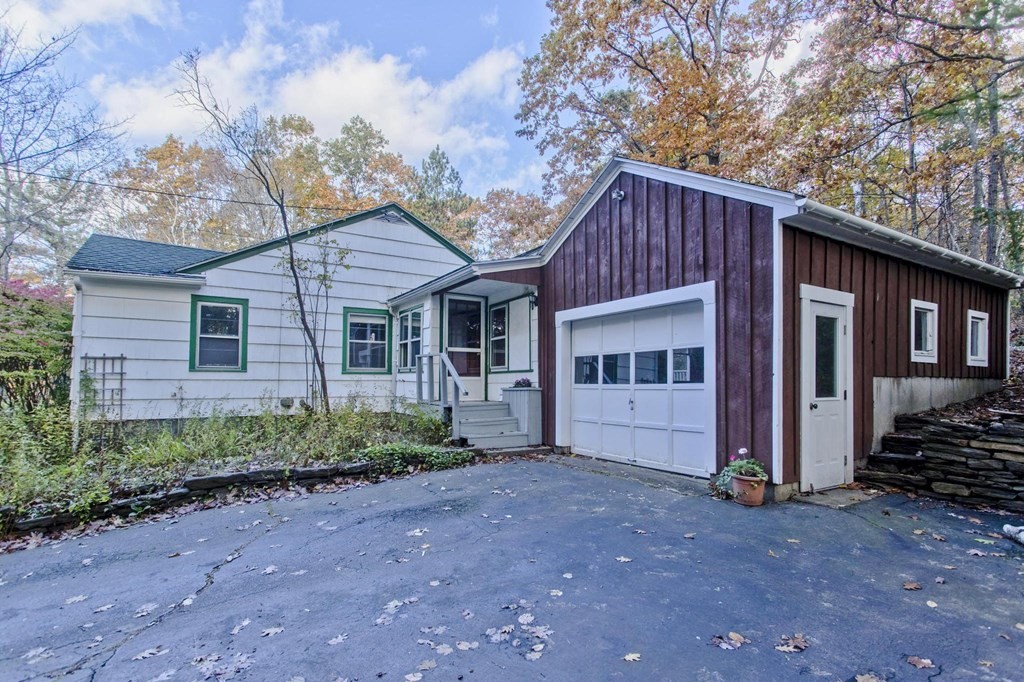 25 Shutesbury Road Pelham, MA 01002 - Photo 3 of 35 Gallery Image 3