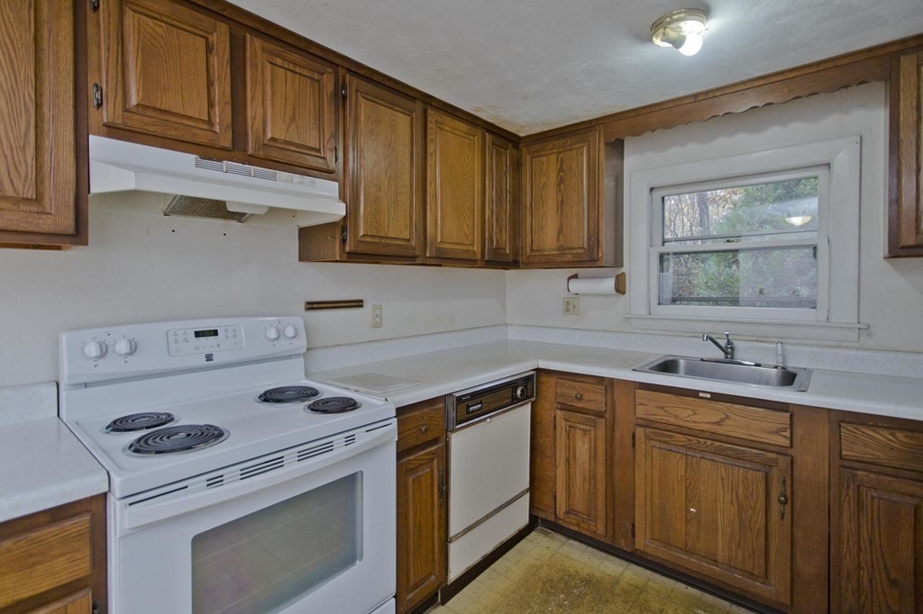 25 Shutesbury Road Pelham, MA 01002 - Photo 7 of 35 Gallery Image 7