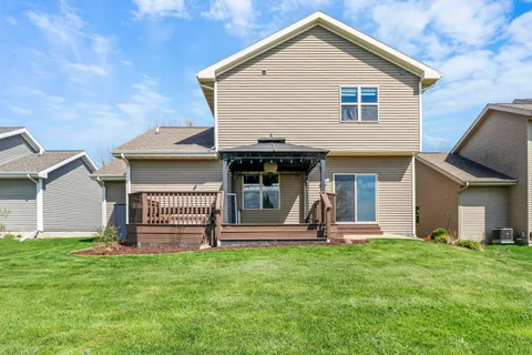 $525,000 | 260 South Goldenrod Drive, Sun Prairie, WI 53590