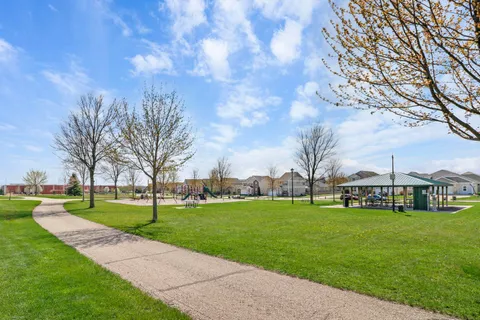 $525,000 | 260 South Goldenrod Drive, Sun Prairie, WI 53590