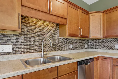 $519,900 | 260 South Goldenrod Drive, Sun Prairie, WI 53590