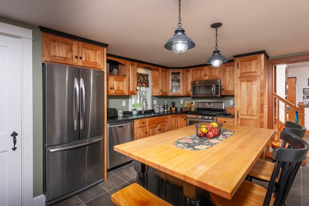 46 Simpson Hill Road York, ME 03909 - Photo 2 of 18 Gallery Image 2