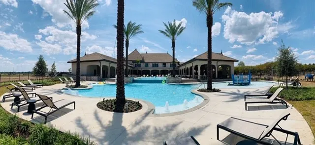 $800,749 | 19239 Seabiscuit Stable Trail, Tomball, TX 77377