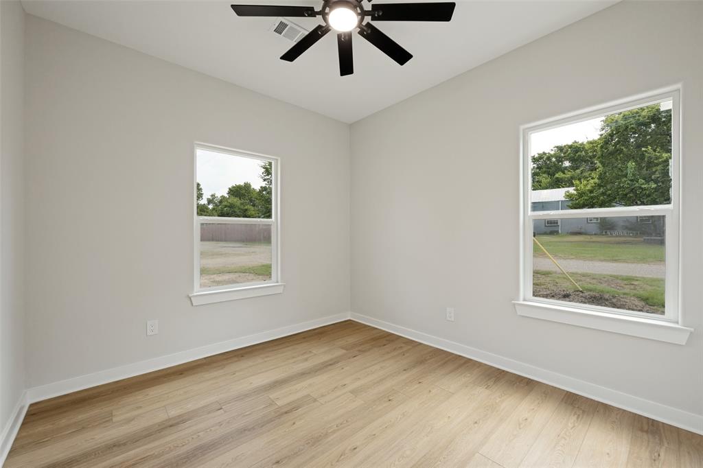 216 West Cardinal Street Ector, TX 75439 - Photo 18 of 26