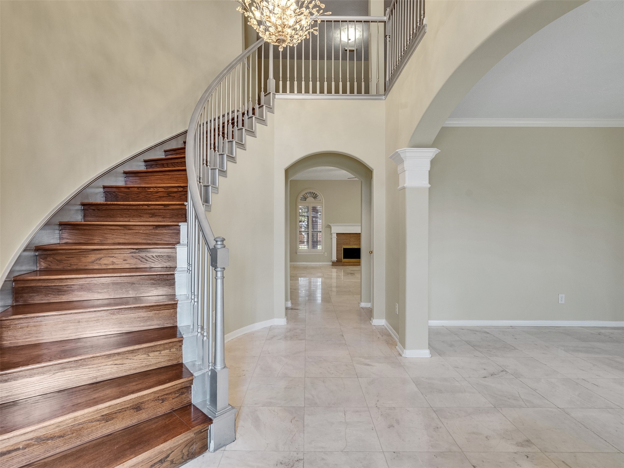 4414 Santee Drive Baytown, TX 77521 - Photo 5 of 50 a view of entryway and hall