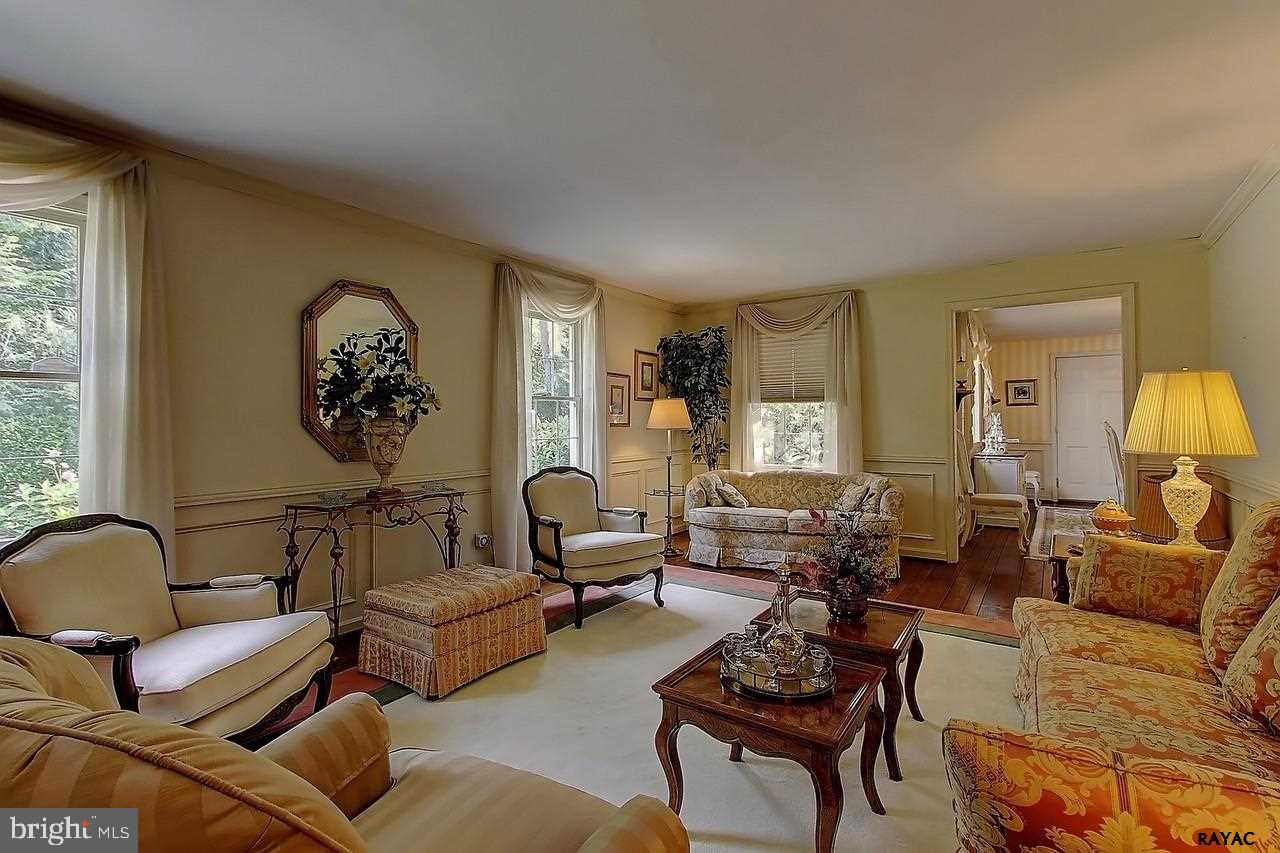 1000 Grantley Road York, PA 17403 - Photo 4 of 36 Gallery Image 4