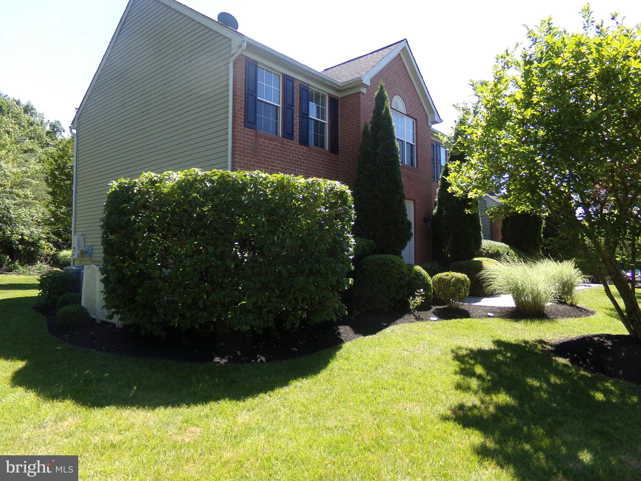 11200 Snowden Pond Road Laurel, MD 20708 - Photo 2 of 63 awesome landscaping