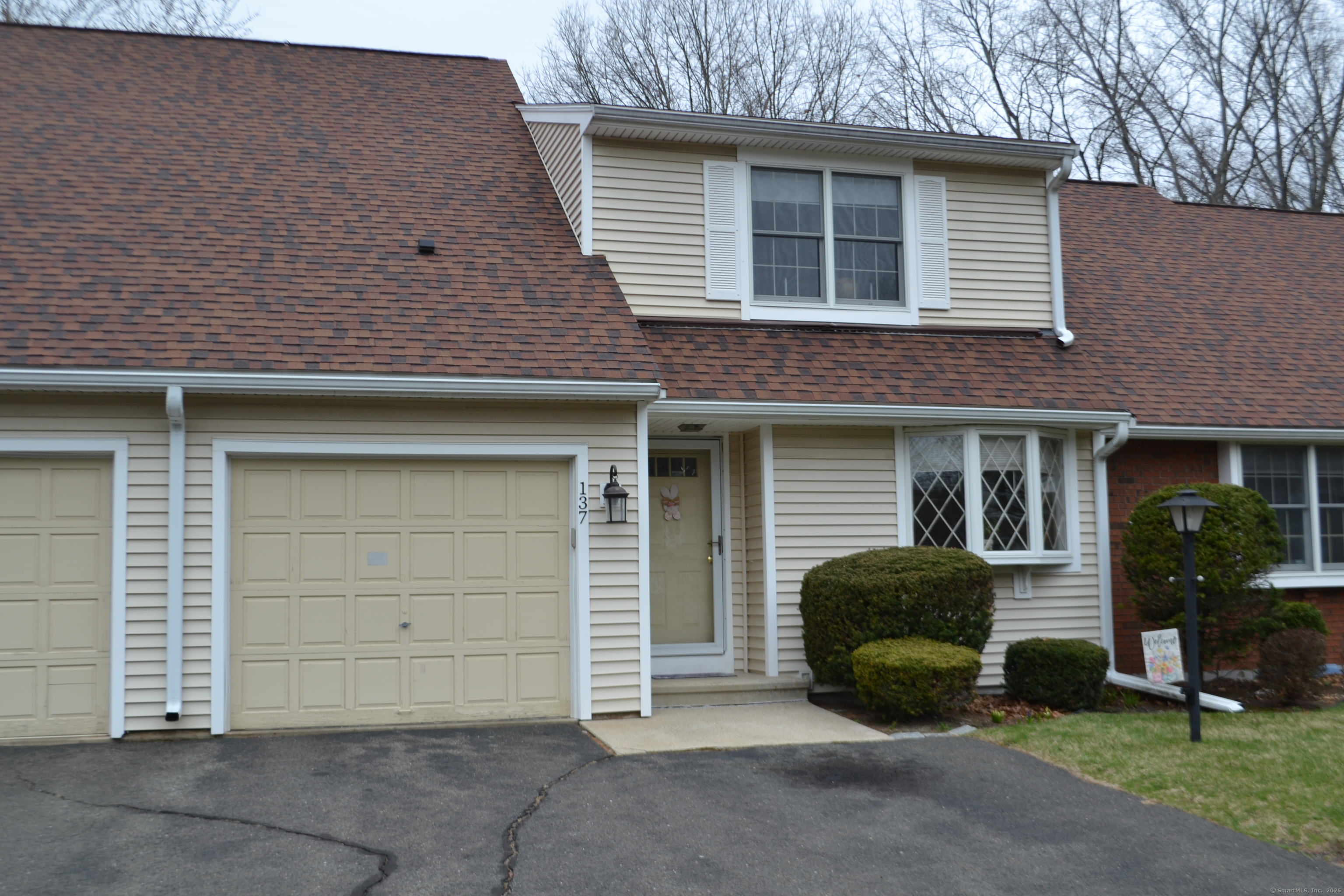 137 The Meadows, Unit 137 Enfield, CT 06082 - Photo 1 of 1