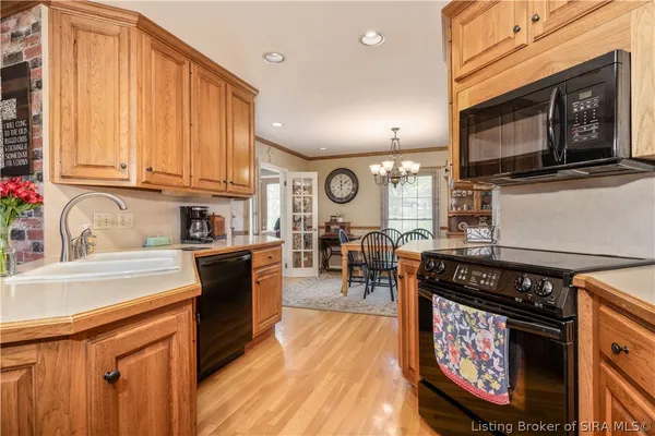 $400,000 | 41 Hilltop Road, Floyds Knobs, IN 47119