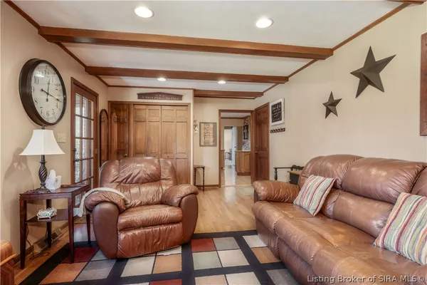 $400,000 | 41 Hilltop Road, Floyds Knobs, IN 47119