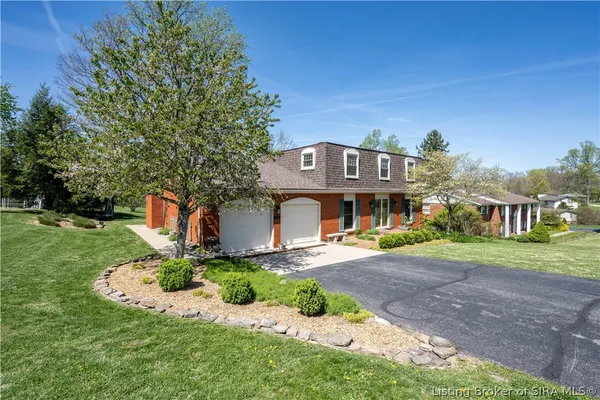 $400,000 | 41 Hilltop Road, Floyds Knobs, IN 47119