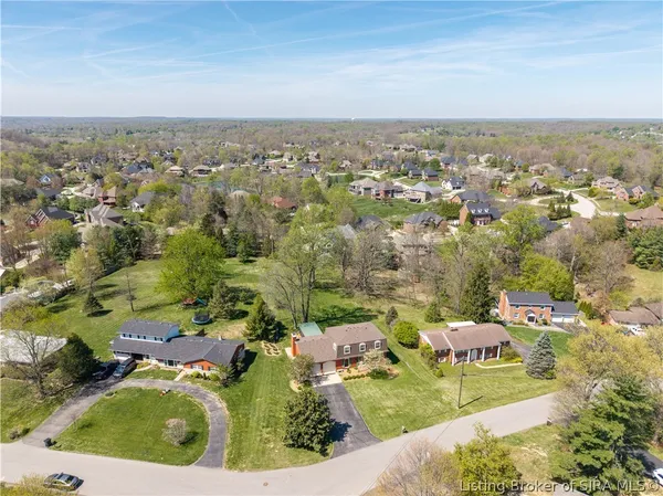 $400,000 | 41 Hilltop Road, Floyds Knobs, IN 47119
