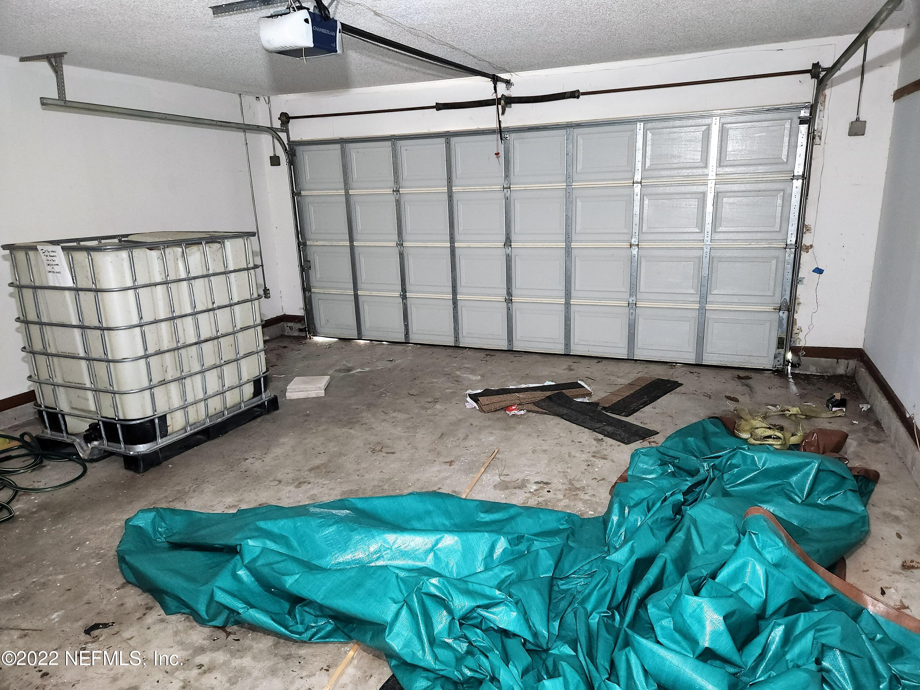 12838 Ridgemore Lane Jacksonville, FL 32258 - Photo 23 of 28 Garage
