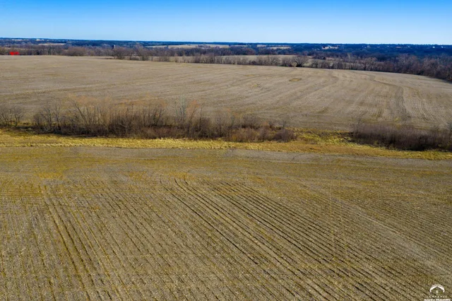 $950,000 | 18550 118th Street, McLouth, KS 66054