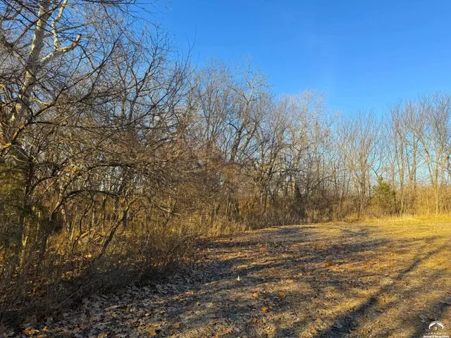 $950,000 | 18550 118th Street, McLouth, KS 66054