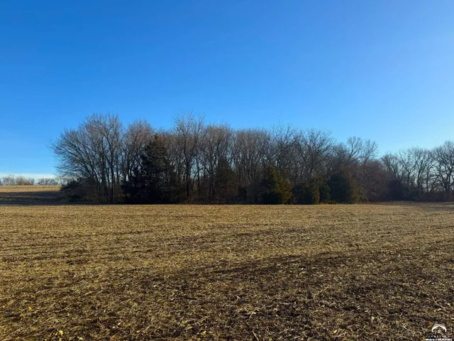 $950,000 | 18550 118th Street, McLouth, KS 66054