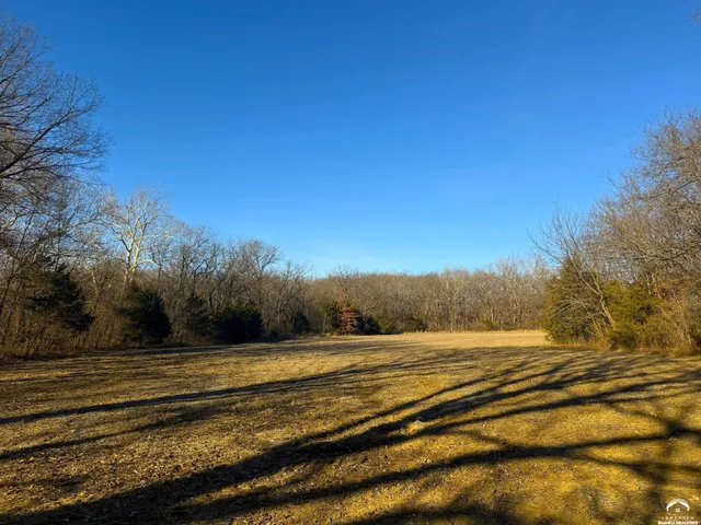 $950,000 | 18550 118th Street, McLouth, KS 66054