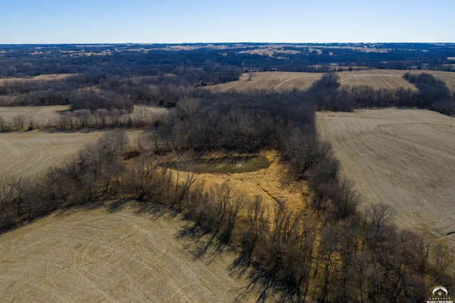 $950,000 | 18550 118th Street, McLouth, KS 66054