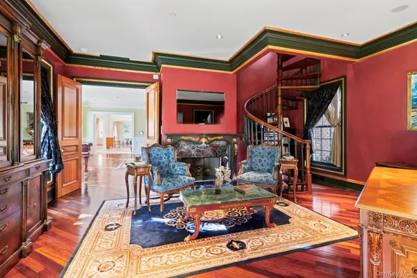 $9,807,230 | 660 Chicken Valley Road, Locust Valley, NY 11560