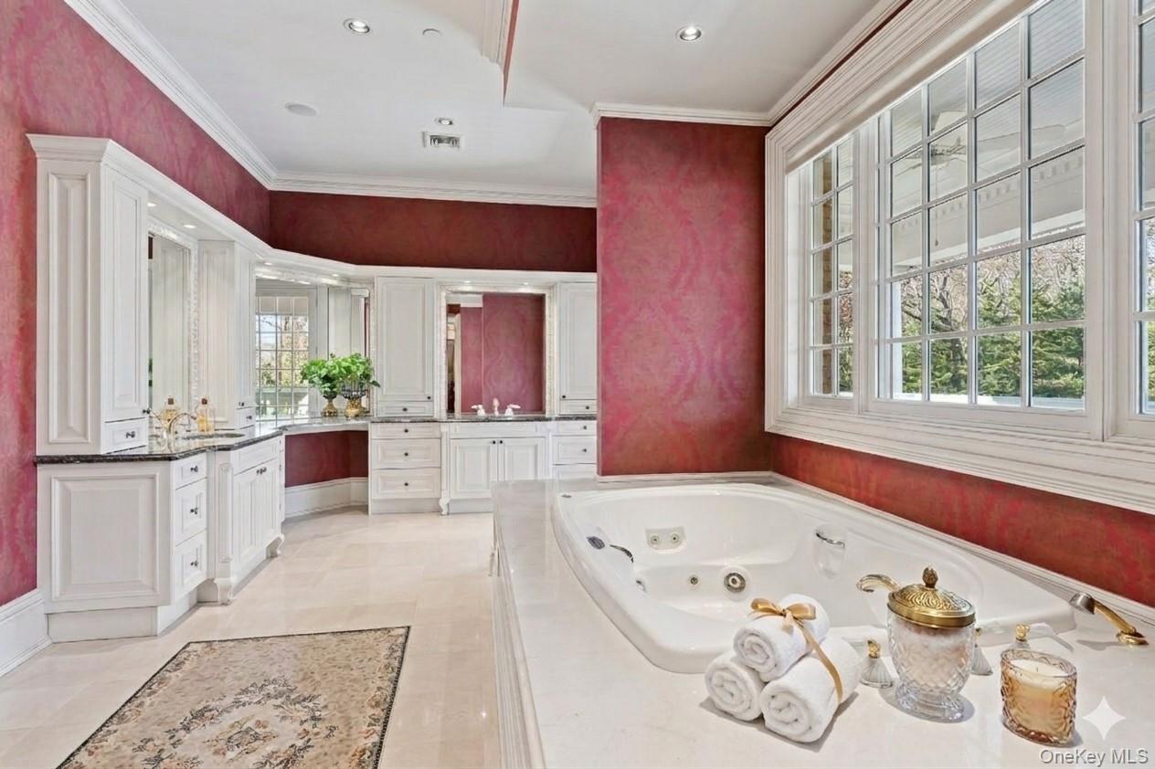 660 Chicken Valley Road Locust Valley, NY 11560 - Photo 23 of 48