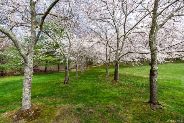 $10,800,000 | 660 Chicken Valley Road, Locust Valley, NY 11560