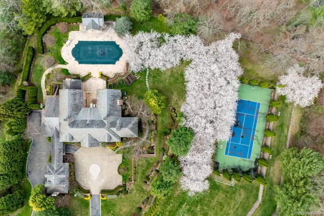 $10,800,000 | 660 Chicken Valley Road, Locust Valley, NY 11560