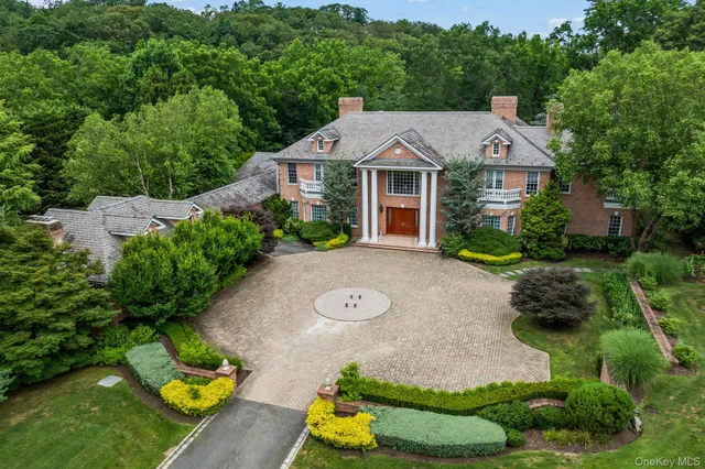 $10,800,000 | 660 Chicken Valley Road, Locust Valley, NY 11560