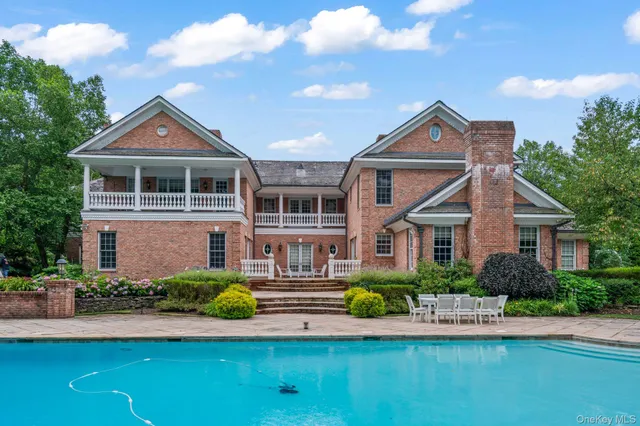 $10,800,000 | 660 Chicken Valley Road, Locust Valley, NY 11560