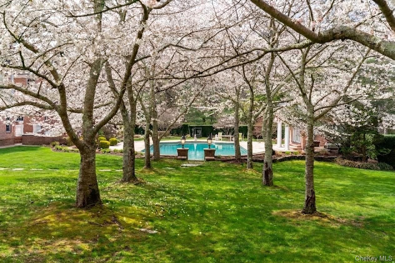 660 Chicken Valley Road Locust Valley, NY 11560 - Photo 44 of 48