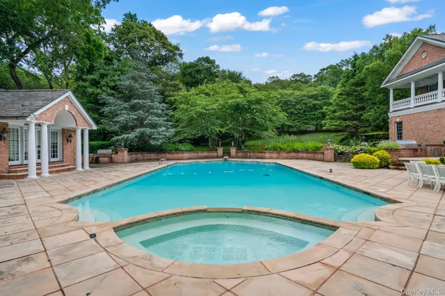 $10,800,000 | 660 Chicken Valley Road, Locust Valley, NY 11560
