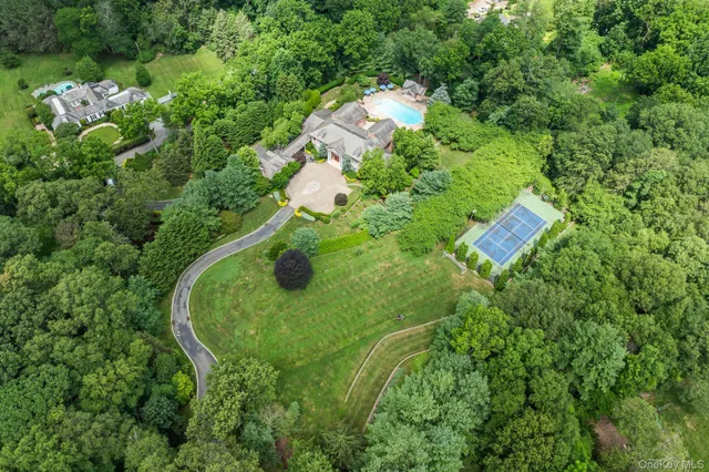 $10,800,000 | 660 Chicken Valley Road, Locust Valley, NY 11560