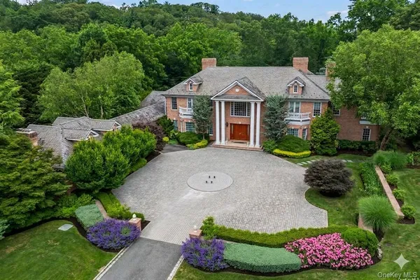 $9,807,230 | 660 Chicken Valley Road, Locust Valley, NY 11560