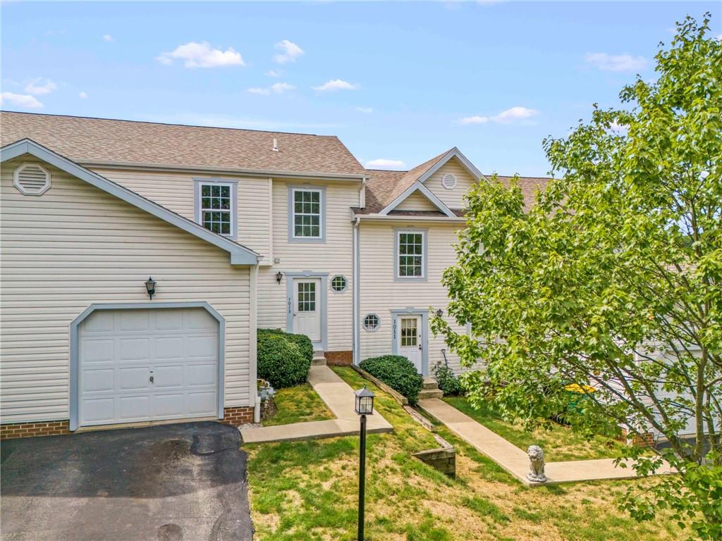Welcome to Carefree Townhouse Living.