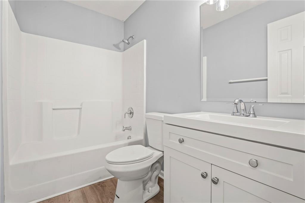 1013 Rural Ridge Drive Cheswick, PA 15024 - Photo 20 of 26 Upper Level Shared Bath