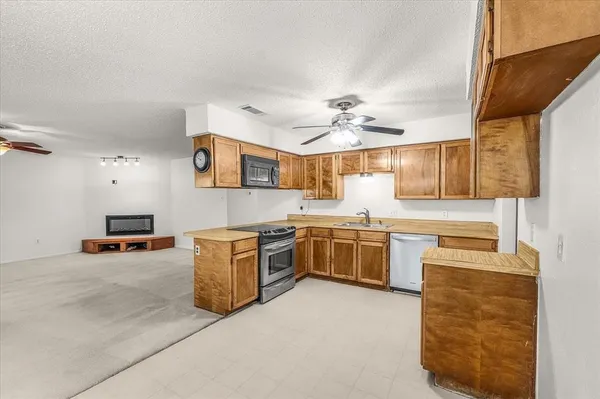 $318,500 | 2709 Willow Bend Court, Bedford, TX 76021