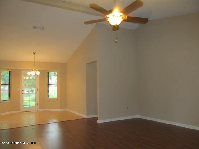 2021 Rothbury Drive Jacksonville, FL 32221 - Photo 2 of 15 Living room