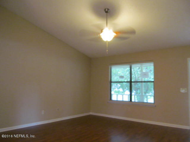 2021 Rothbury Drive Jacksonville, FL 32221 - Photo 7 of 15 Living room