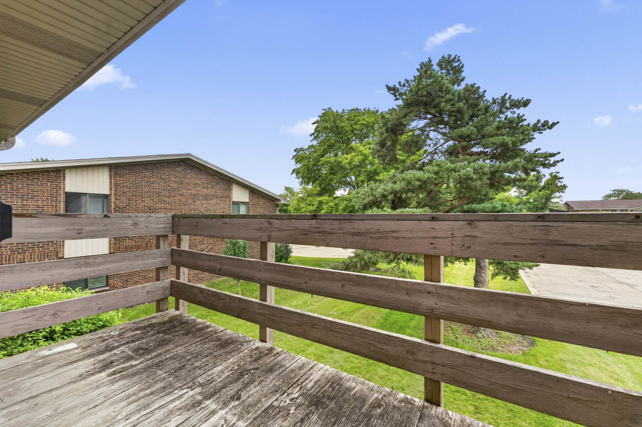 465 Raintree Court, Unit 2B Glen Ellyn, IL 60137 - Photo 20 of 21 Gallery Image 20