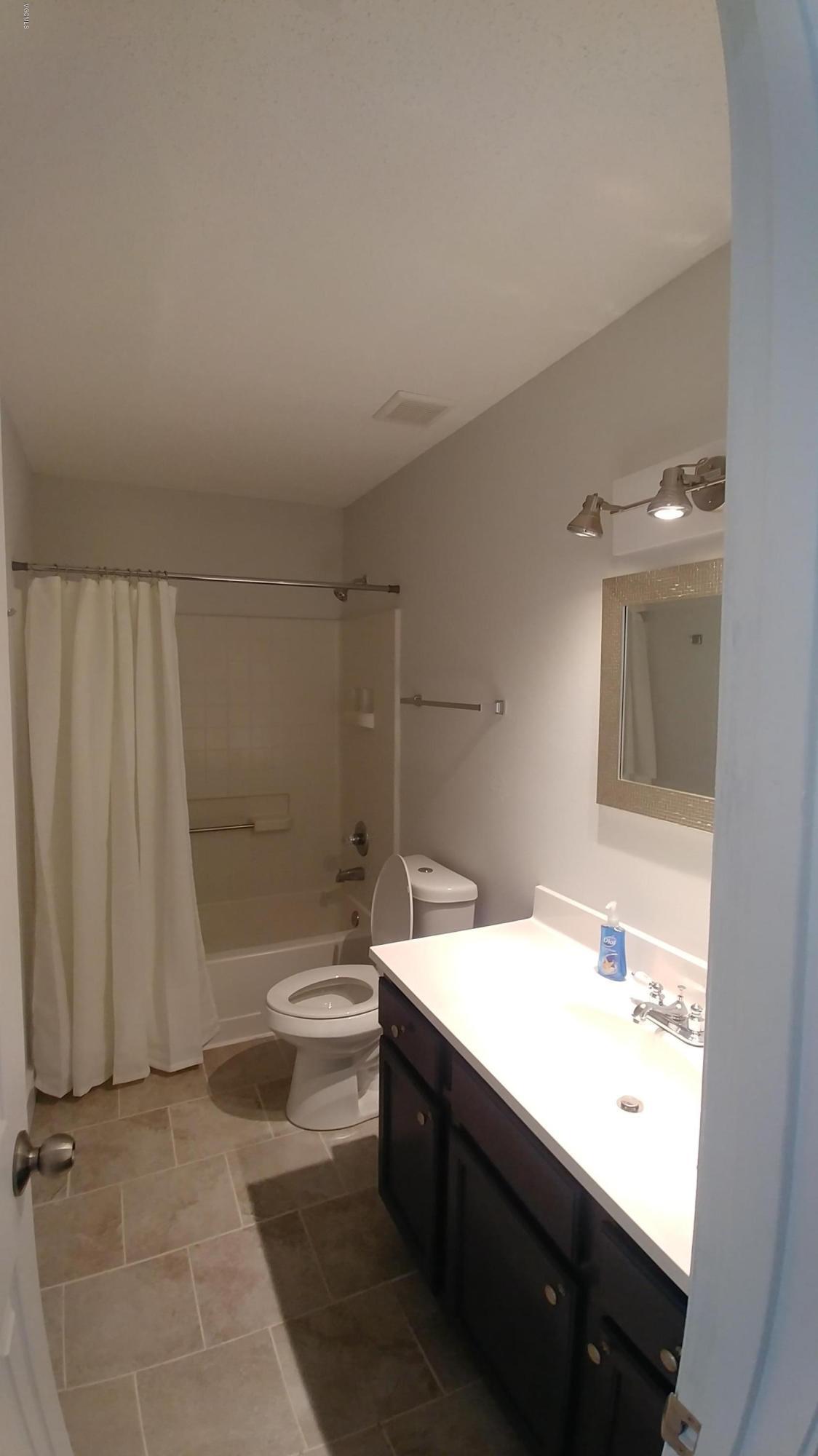 13125 Williams Road Gulfport, MS 39503 - Photo 13 of 30 Bathroom 2