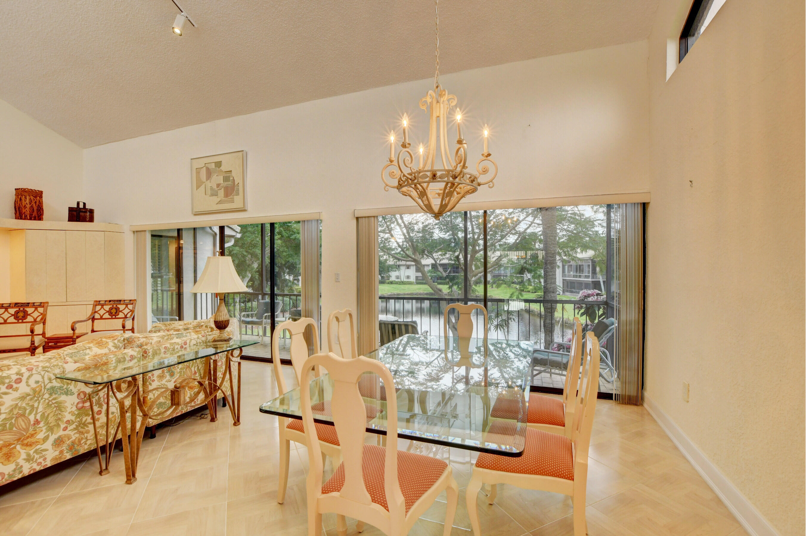 7759 Lakeside Boulevard, Unit 806 Boca Raton, FL 33434 - Photo 9 of 95 Dining area