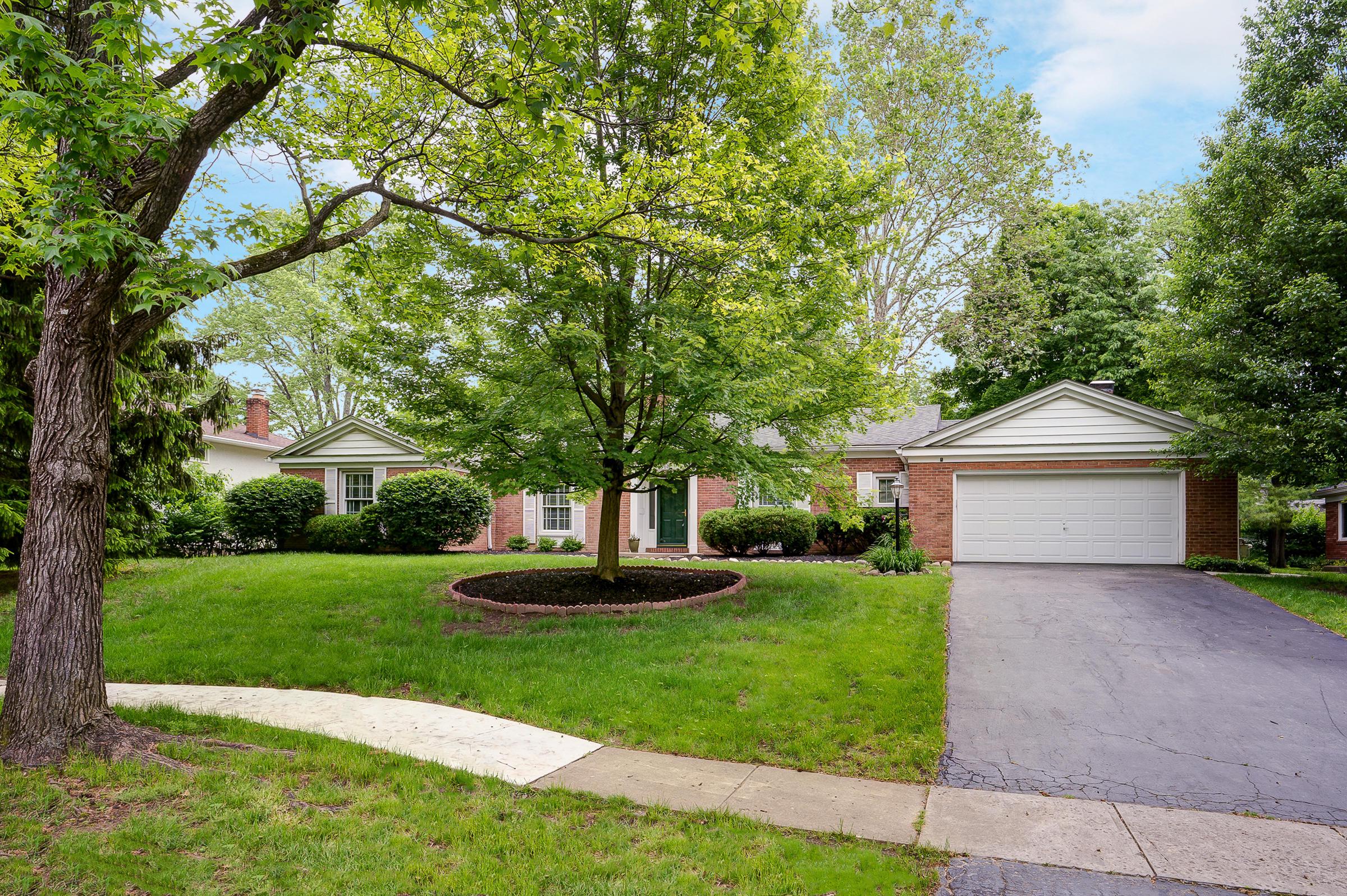 4368 Donington Road Upper Arlington, OH 43220 - Photo 2 of 30