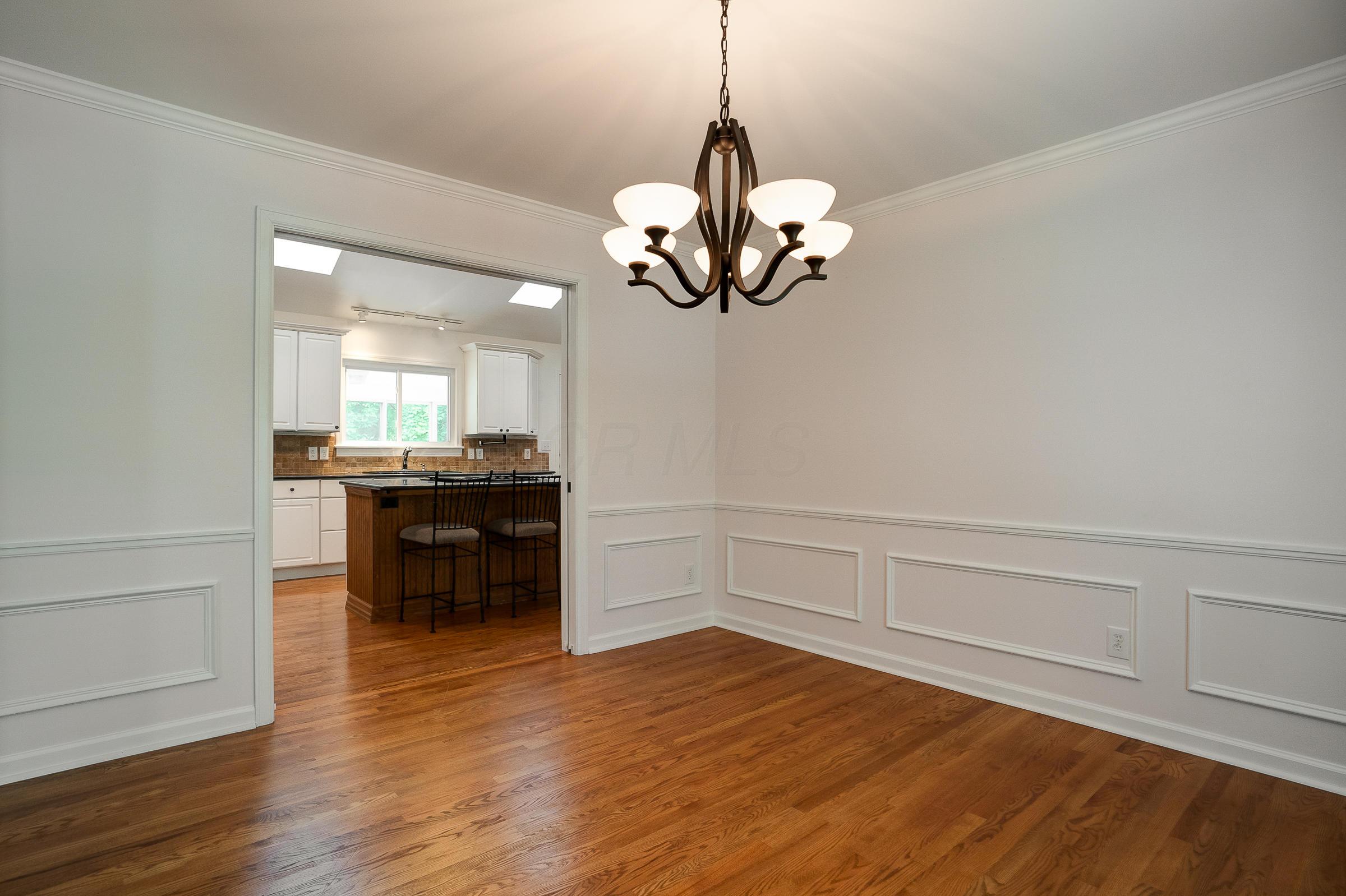 4368 Donington Road Upper Arlington, OH 43220 - Photo 7 of 30
