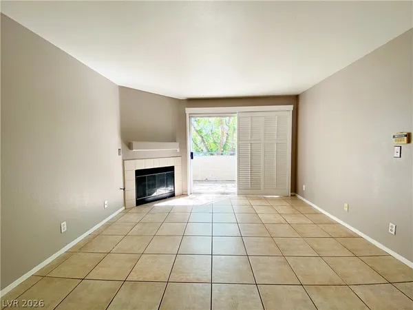 $1,325 | 3061 Key Largo Drive, Unit 204, Las Vegas, NV 89120