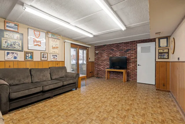 $264,900 | 16345 Brementowne Drive, Tinley Park, IL 60477