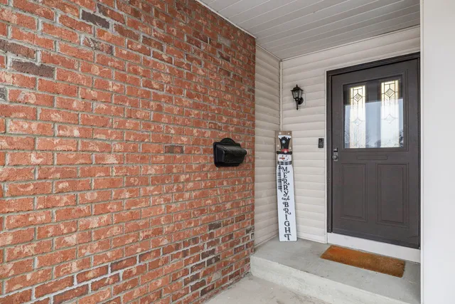 $264,900 | 16345 Brementowne Drive, Tinley Park, IL 60477